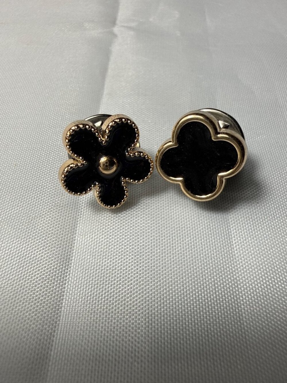 Black Enamel Flower Clover Modesty Pin Set Gold Accent Clothes Fastener 2pc